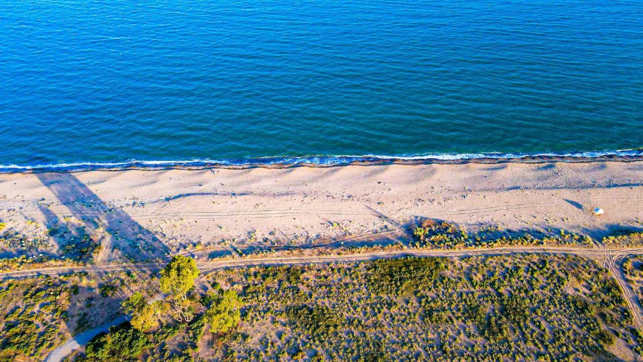 Boho Natural Beachfront Detached House Analipsis  Buitenkant foto