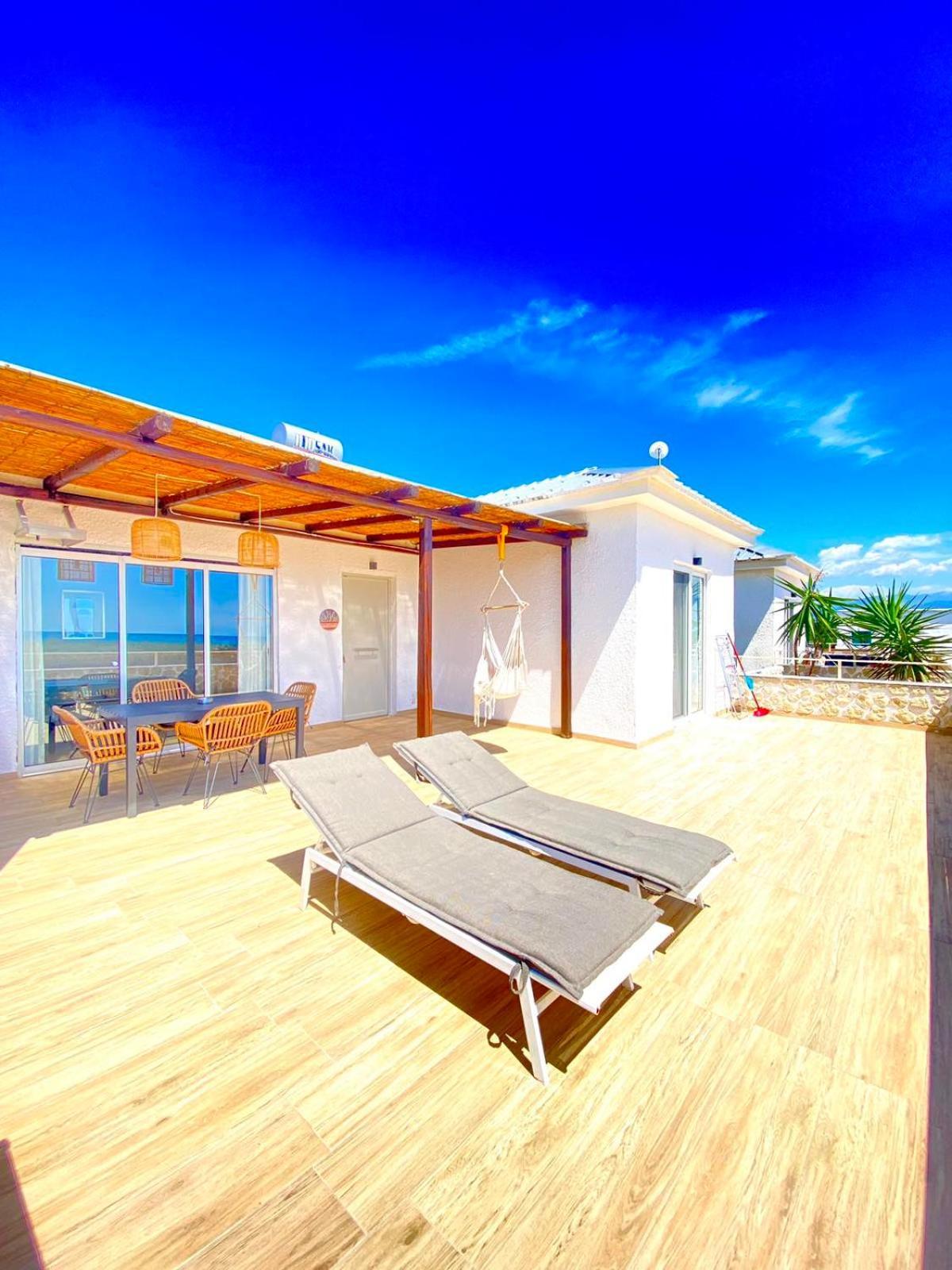 Boho Natural Beachfront Detached House Analipsis  Buitenkant foto