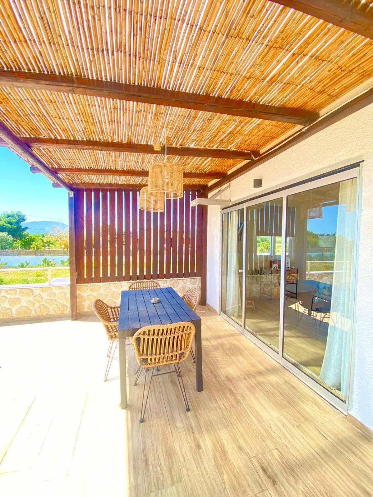 Boho Natural Beachfront Detached House Analipsis  Buitenkant foto